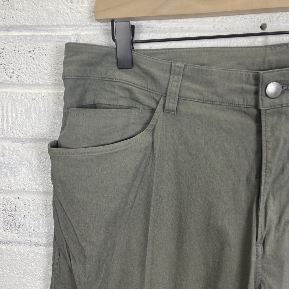 Lululemon ABC Classic Pants Mens Size 33 Army Green Warpstreme 5 Pocket Casual - Picture 4 of 11